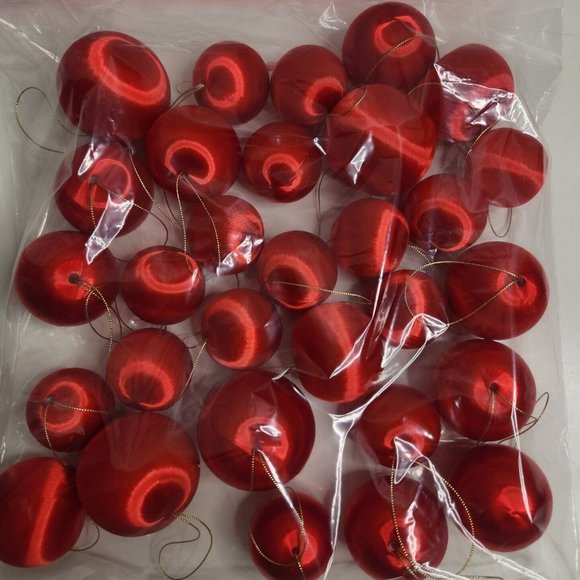 Vintage Franks Christmas Ornaments Red Gold hanging thread Satin Thread Balls - Picture 2 of 7